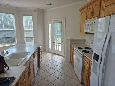 Main picture of 1000 Adams Pointe Blvd