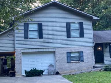 Main picture of 2310 Red Oak Dr
