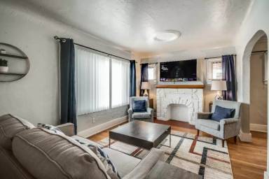 Main picture of 403 Elizabeth Lake Rd