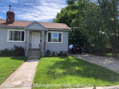 Main picture of 7885 S Oak St
