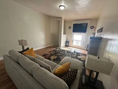 Main picture of 2828 E Madison St