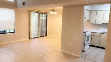 Main picture of 153 Holland Park Cir