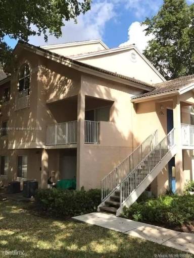 Main picture of 10521 SW 157th Pl