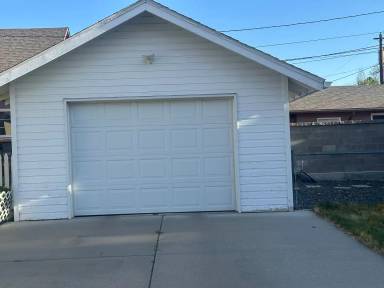 Main picture of 215 W 21st St