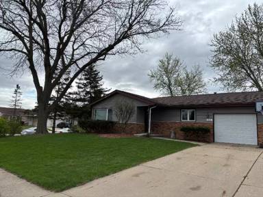 Main picture of 800 Spahn Dr