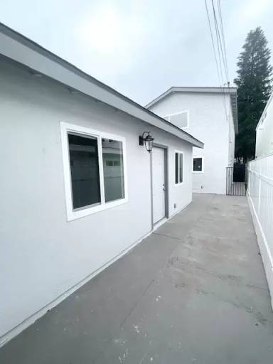 Main picture of 1515 1/2 W Summit St