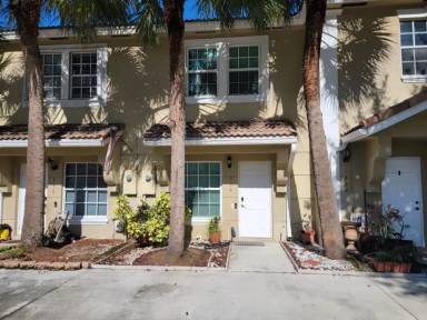 Main picture of 334 SW 121st Ter