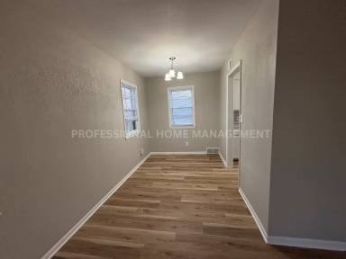 Main picture of 800 W 47th St S