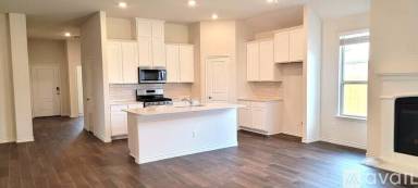 Main picture of 10422 Thunderwood Dr