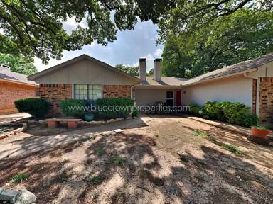 Main picture of 10 Shady Valley Ct