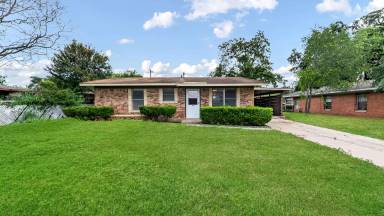 Main picture of 218 E Villaret Blvd
