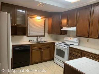 Main picture of 1700 Tanglewood Dr