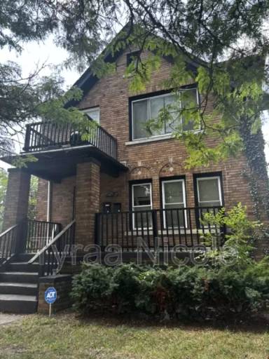 Main picture of 15327 Snowden St