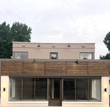 Main picture of 3039 N Main St