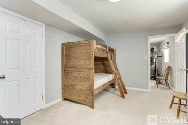Main picture of 4816 Naples Ave