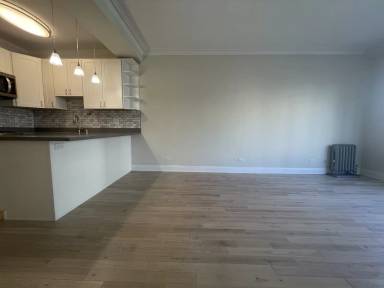 Main picture of 2165 Larkin St