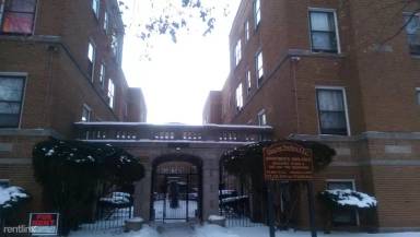 Main picture of 7514 N Hoyne Ave