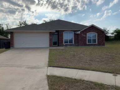 Main picture of 3802 Foxglove Ln