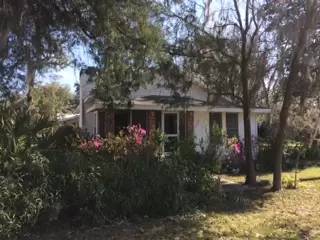 Main picture of 304 SE 1st St