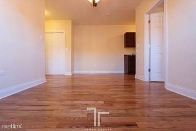 Main picture of 947-57 W Cornelia Ave