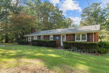 Main picture of 203 Matthews Rd