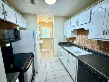 Main picture of Epworth Dr NE