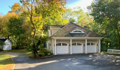 Main picture of 126 Plainview Rd