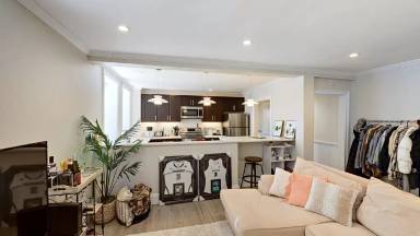 Main picture of 25 Glenville Ave