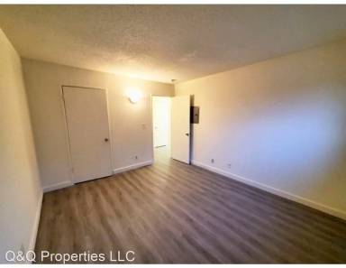 Main picture of 441 S Dearing Ave