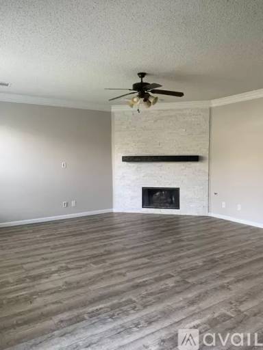 Main picture of 2000 Camelot Dr