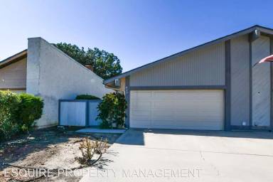 Main picture of 829 Mobil Ave