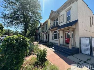 Main picture of 1520 E 35th Ave