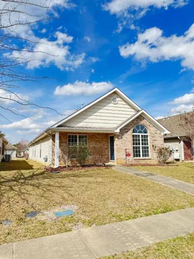 Main picture of 1149 Village Trl