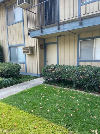 Main picture of 556 N Lincoln Ave