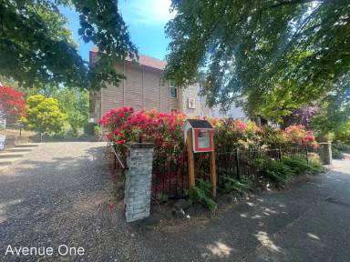 Main picture of 5624 California Ave SW