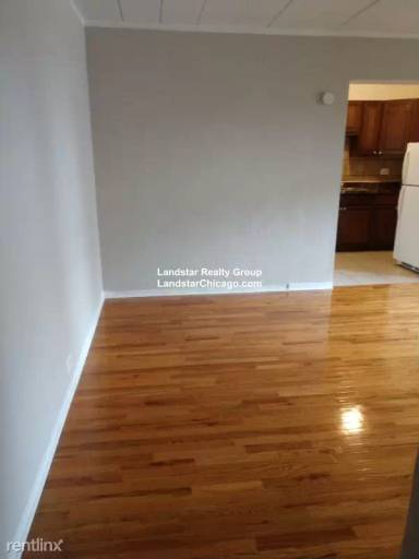 Main picture of 1360 W Touhy Ave