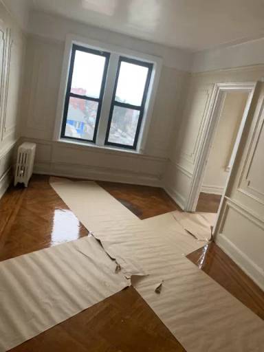Main picture of 332 E 54th St