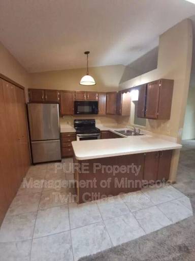 Main picture of 3327 Arcade St S