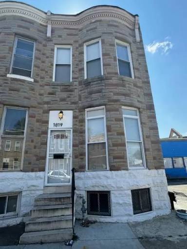 Main picture of 1819 W Lafayette Ave