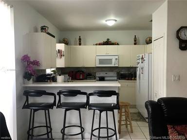 Main picture of 894 SW 149th Ct