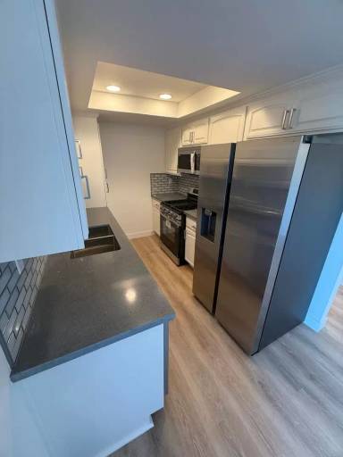 Main picture of 820 W 12th St