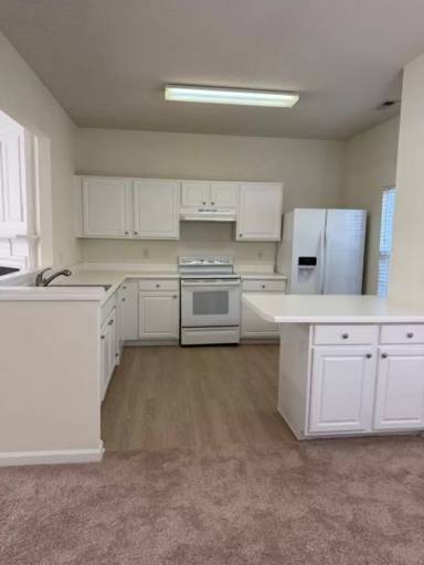Main picture of 712 Canyon Lake Cir