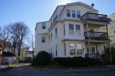 Main picture of 24 Columbia St