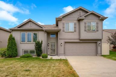 Main picture of 20817 Parker St