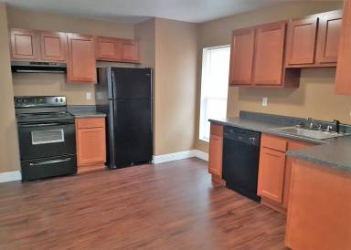Main picture of 327 W 8th St