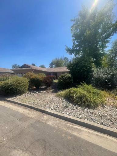Main picture of 651 Country Oak Dr
