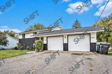 Main picture of 2549 Burton St SE