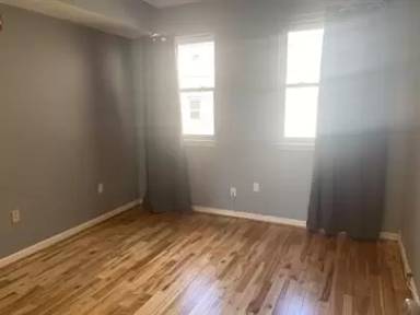 Main picture of 217 W Girard Ave