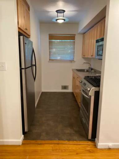 Main picture of 506 Jefferson Blvd