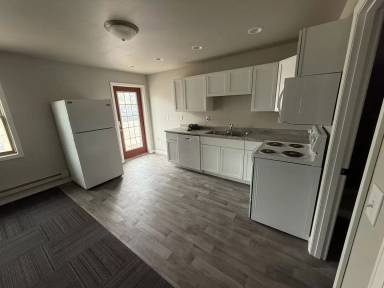 Main picture of 324 4th St NE